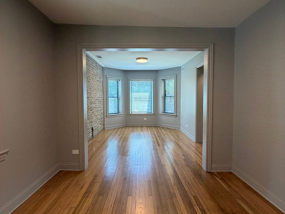 1st image of 3530 W Dickens Ave #1