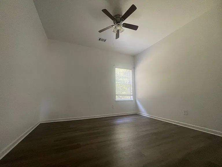 520 Lakeridge Ct — Photo 27