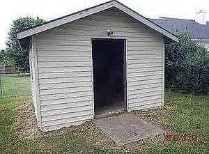3rd image of 104 Laura Dr