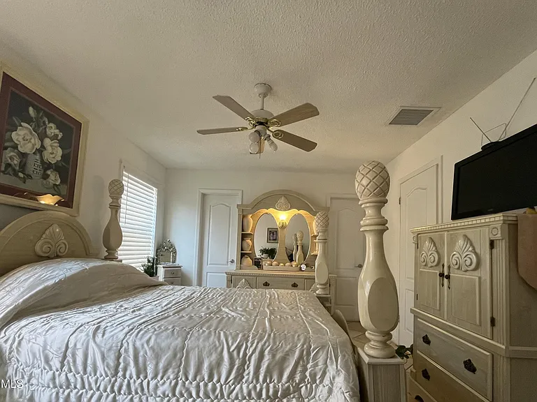 157 Lago De Oro Dr — Photo 11