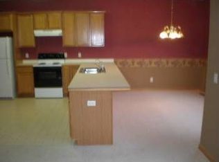 7565 5th St N, Oakdale, MN 55128