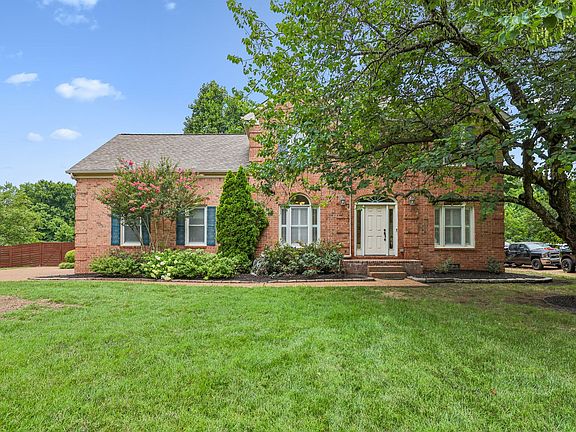 2nd image of 1363 Caroline Cir