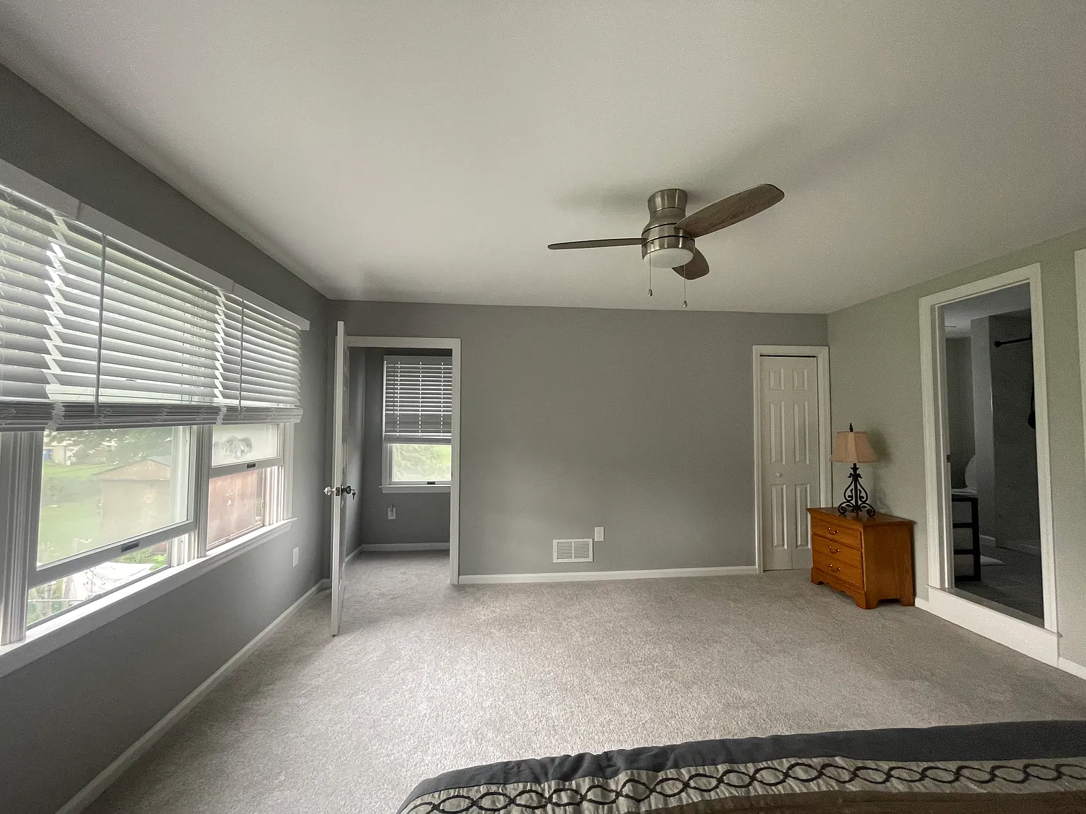 1 bed, 2400 sqft, $2,000 — Photo 1