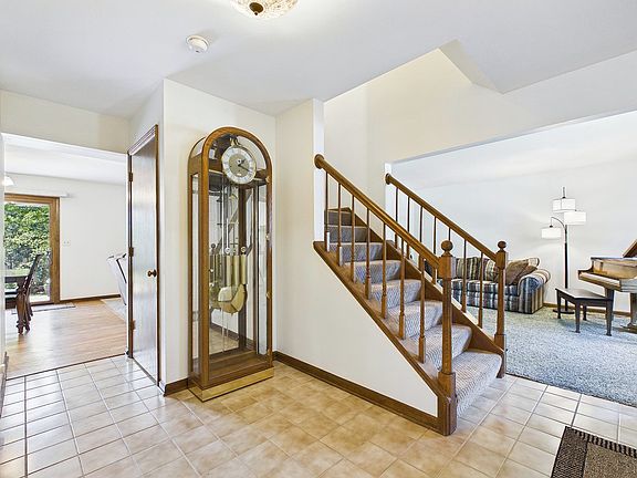 3rd image of 428 Lindley Ave