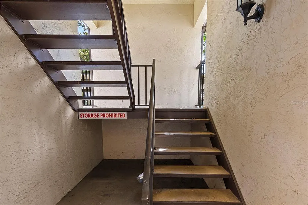 2 bed, 2.0 bath, 1090 sqft, $1,900 — Photo 3