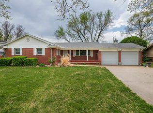 9201 W Hickory Ln, Wichita, KS 67212