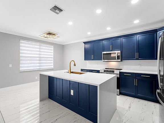 5th image of 5233 SW 155th Way