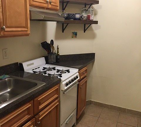 3rd image of 1482 York Ave APT 2C