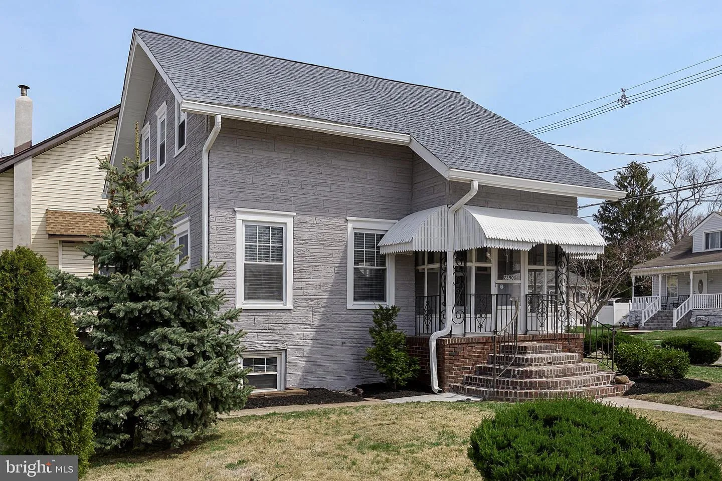 2290 Mulford Ave photo 1