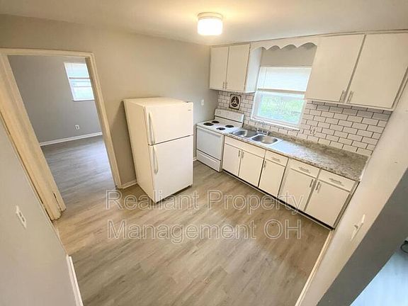 4th image of 3822 Washington Ave APT 4