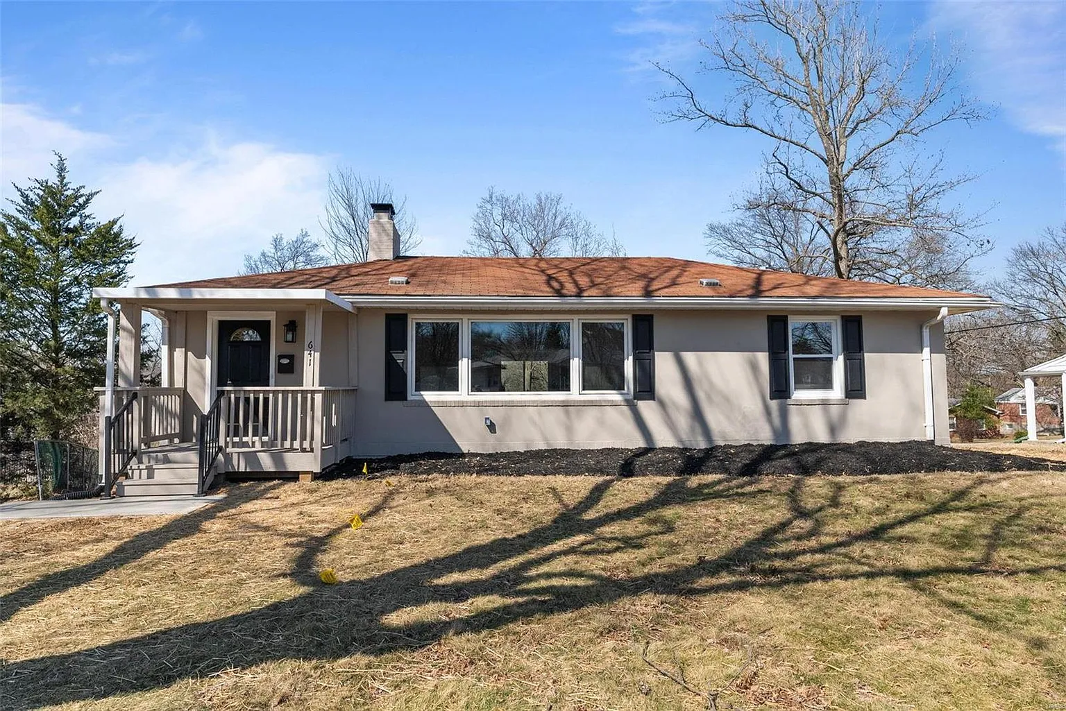 641 Lewiston Dr photo 1