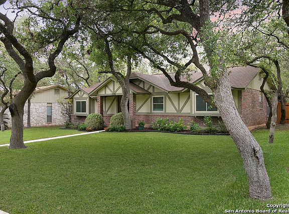 2nd image of 13710 Pebble Oak Dr