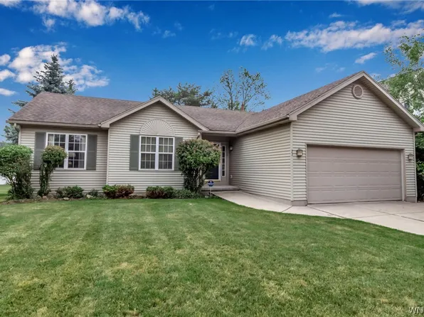 22 Westwind Ln, Amherst, NY 14228