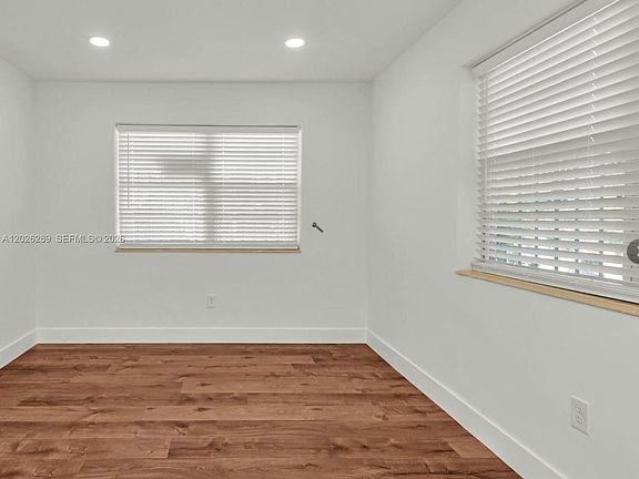 5th image of 4200 NE 1st Ave