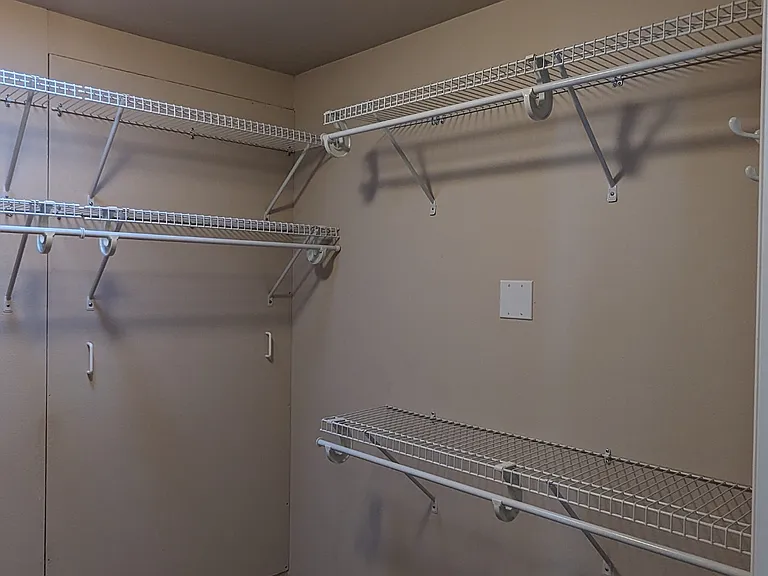 2431 Tyndell Cir SW #2431 — Photo 18