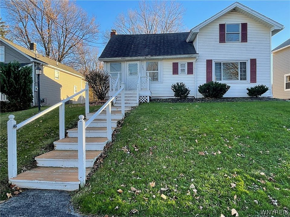 709 Market St, Lockport, NY 14094 Zillow