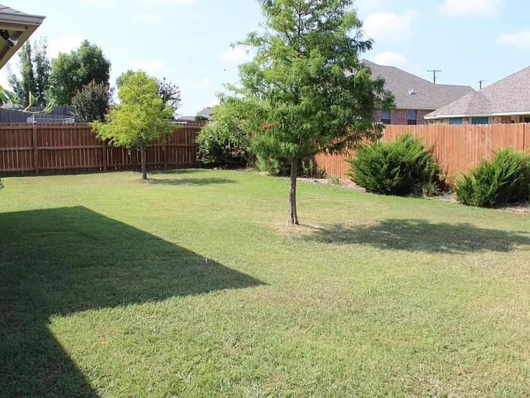 337 Clark Ave — Photo 12
