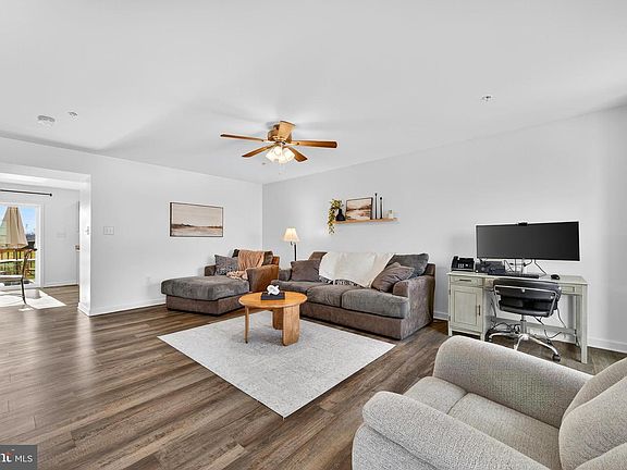 4th image of 71 Carnes Way