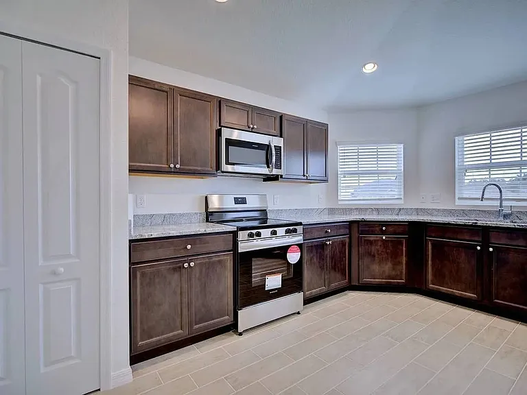 4548 Adrienne St — Photo 3