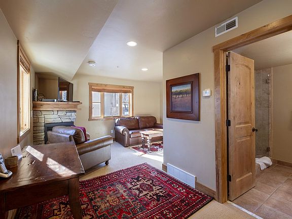2nd image of 2260 Park Ave #10