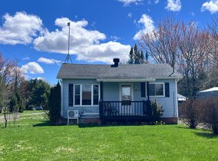 2082 Sandy Hill Rd, Champlain, ON K0B 1K0