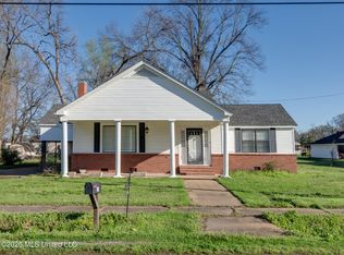 104 E South Ave, Crenshaw, MS 38621