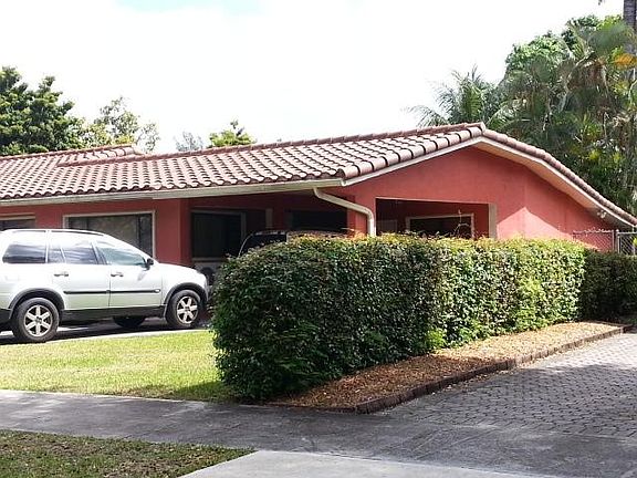 2nd image of 233 De Soto Dr