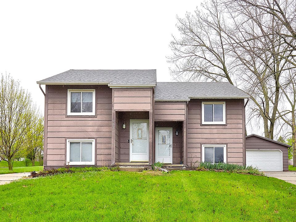 1st image of 204 Forest St