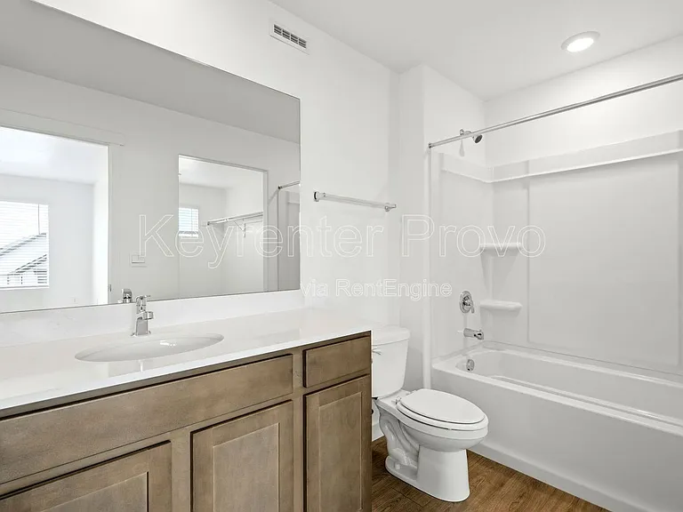 371 E Levengrove Dr — Photo 20