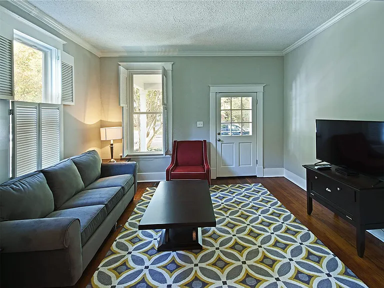 893 Philadelphia St N — Photo 3