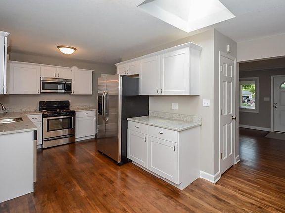 4th image of 3655 Glen Oaks Ct