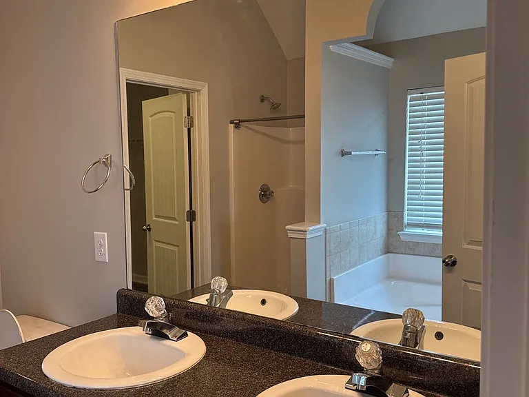 2213 Grandwood Ln — Photo 15