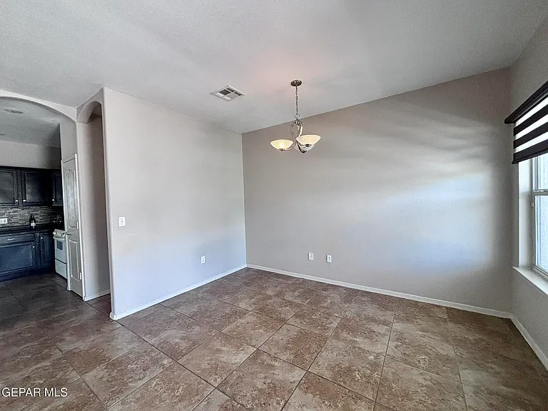 1573 Kenazo Ave — Photo 5