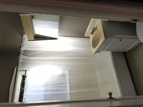 4th image of 1708 W Albion Ave APT 3S