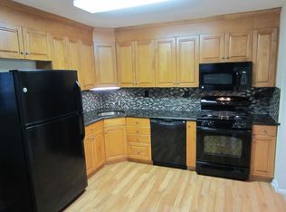 4 Somer Dr, Somerville, NJ 08876