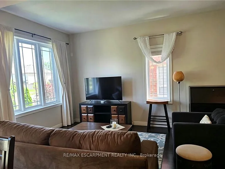 6 Chestnut Dr #9 — Photo 3