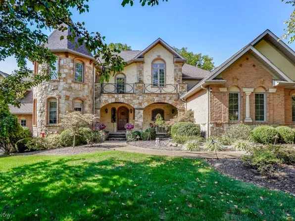 2942 Torrey Pines Cir NW, Canton, OH 44708