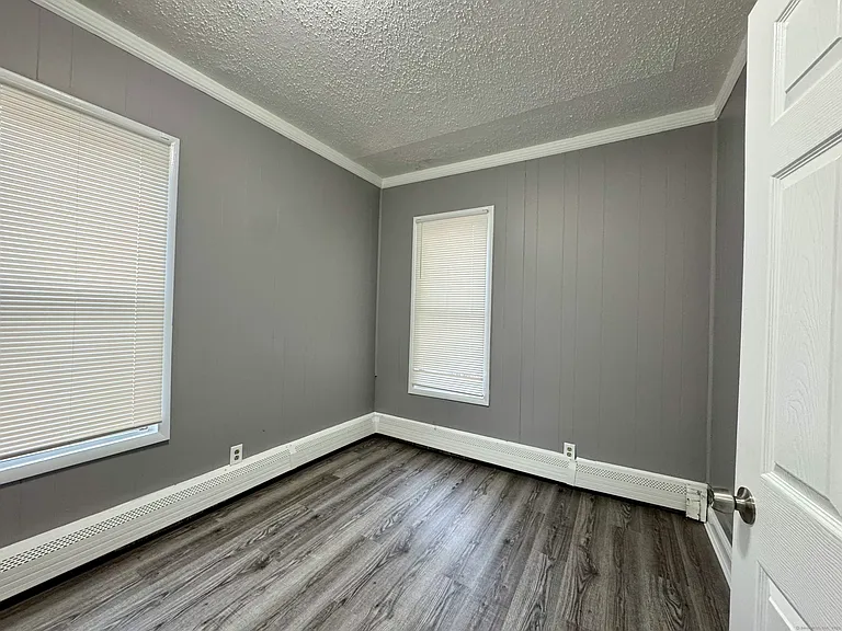 1102 E Main St #1 — Photo 14