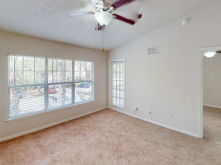 Altamira Place Apartment Homes — Photo 66