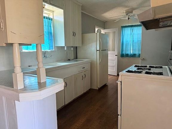 5th image of 3646 Mainer St