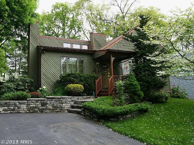 1st image of 158 Clarence Ave