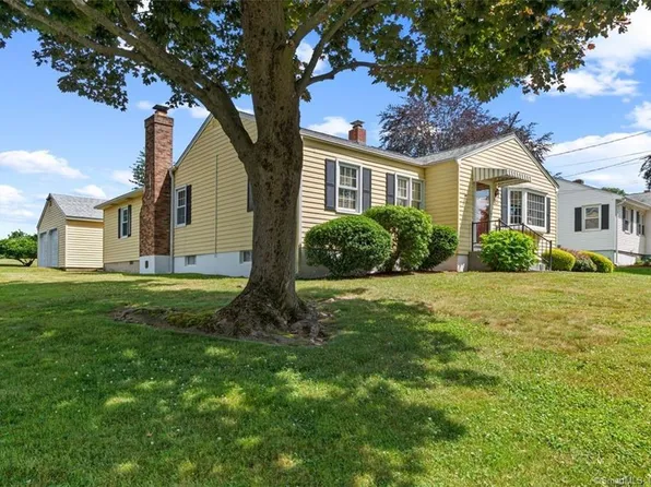 28 North Star Drive, Seymour, CT 06483