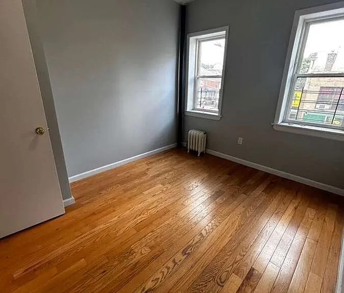 107 Elm St — Photo 2