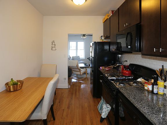5th image of 3119 W Argyle St #3