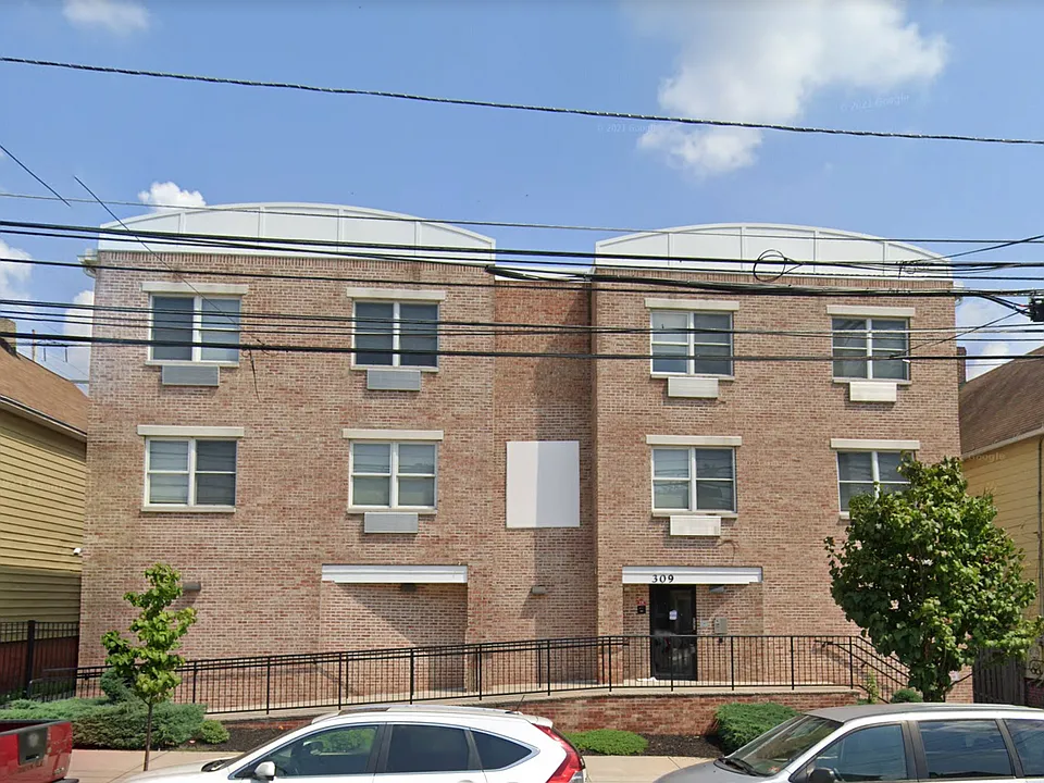 309 Suydam St