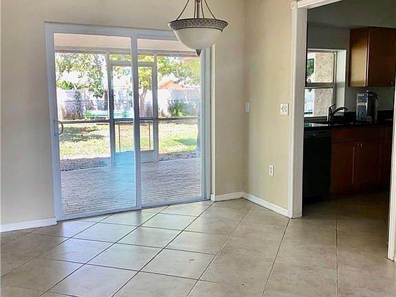 5th image of 1131 SE 19th Ln