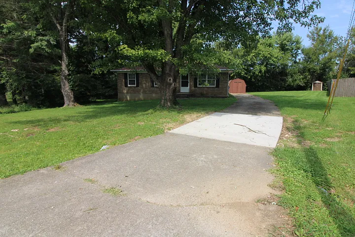 3 bed, 1016 sqft, $1,595 — Photo 2