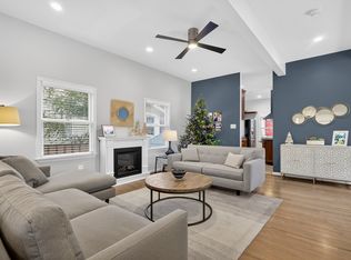 818 19th St S, Arlington, VA 22202