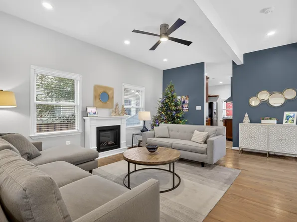 818 19th St S, Arlington, VA 22202