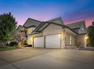 10210 W Deerwood Ln, Franklin, WI 53132